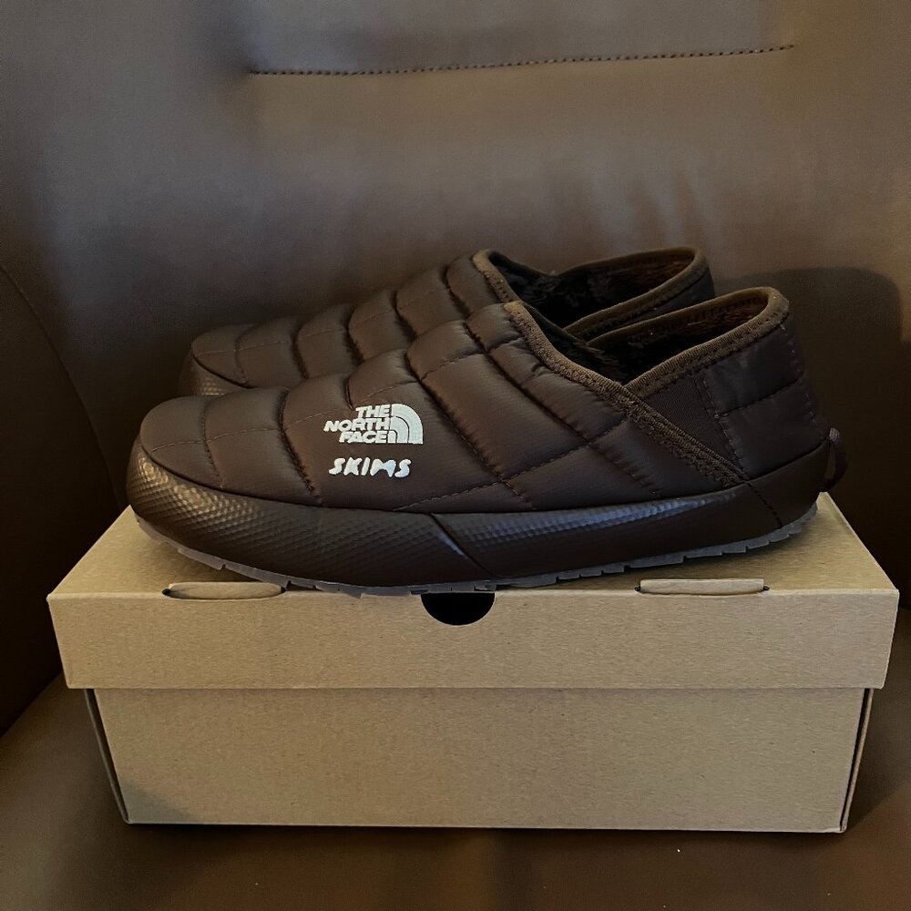 LIMITED EDITION The North Face x SKIMS THERMOBALL TRACTION MULES V